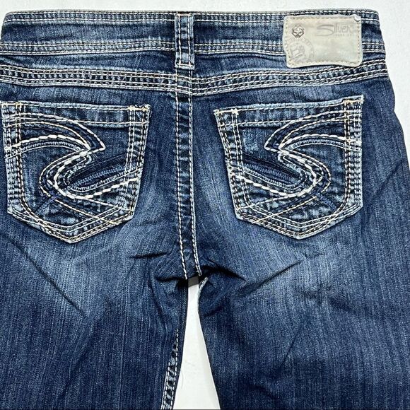 Silver | Factory Distressed Twisted Denim Capri’s - Picture 4 of 7